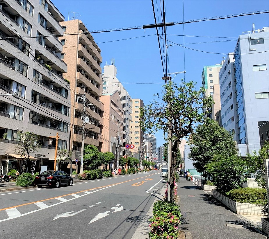 魅力的な要素がバランス良く存在する「牛込柳町駅」